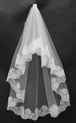 Uno strato grande bordo in pizzo applicato nuovo arrivo design alla moda per matrimoni eleganti bellissimi veli da sposa economici