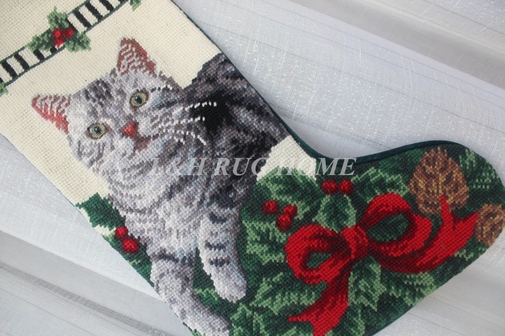 Free Shipping Christmas Needlepoint Socks Hand knotted Merry Christmas Stocking Sock Cute Cat Design Stocking Socks 28X43CM