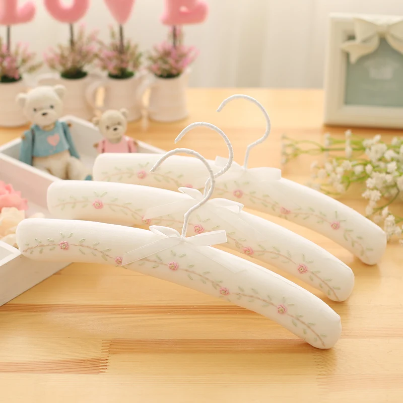 5pcs/lot 31cm  children's  embroidered  cloth hanger sponge baby hanger store household cloth  clothes rack