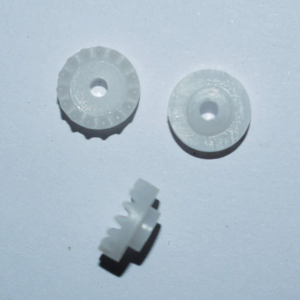 10/100pcs 15T 2mm hole plastic crown gear 0.5M dron rc car plane robot kids toys for boys diy baby accessories GPC152A