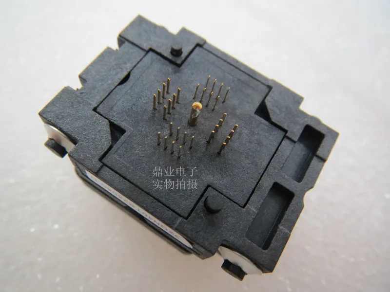 Clamshell 32QN40TS24040 QFN32 4*4mm spacing 0.4mm  IC Burning seat Adapter testing seat Test Socket test bench in stock