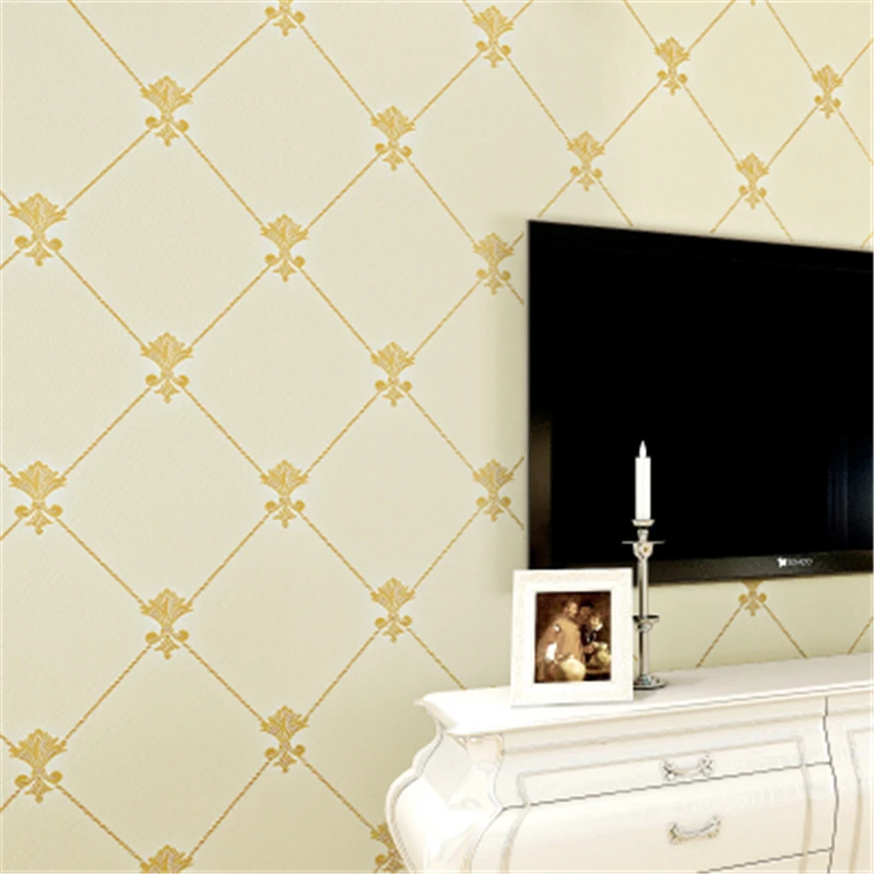 beibehang Modern non - woven fabric lattice wallpaper striped simple wallpaper European - style sofa TV background wallpaper