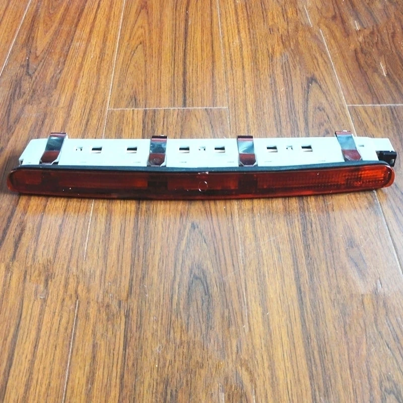 

1 Piece Red High Mounted Stop Lamp Third Brake Lamp Light for Mercedes-Benz C-Class W203 2001-2007