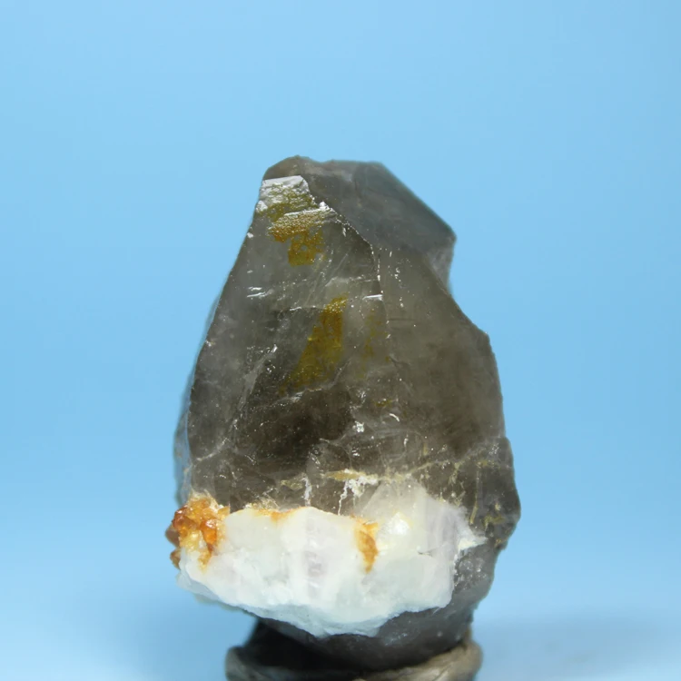 Natural mineral crystal garnet crystal stone column symbiotic ore samples spiritual teaching meditation radiation