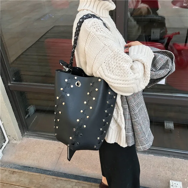 Hot Selling 2019 Famous Brand Designer Women\'s Bucket Bag Pu Leather Ladies Rivet Handbags Female Shoulder Bag Casual Tote