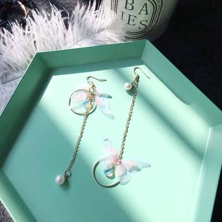 Retro New Listing 2018 Fashion Earrings Lady Asymmetry Butterfly Long Circle Wings Lady Earrings Wholesale Sale Earring Pendant