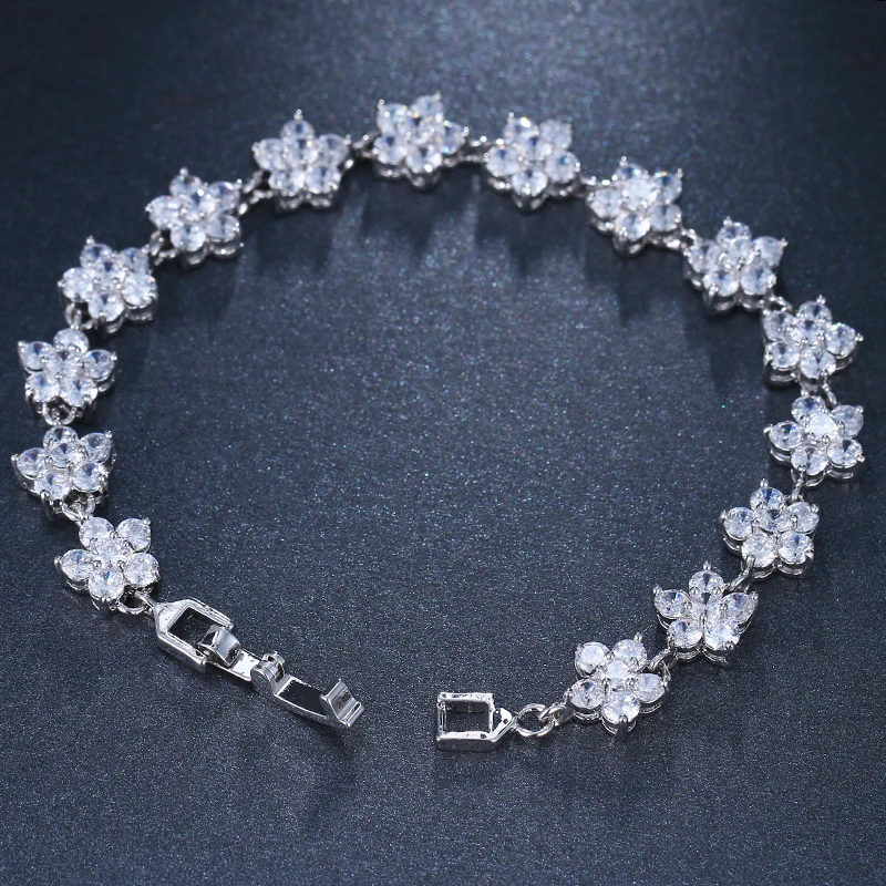 EMMAYA Famous Brand Jewelry AAA Cubic Zircon Stones Five Leaves CZ Flower Connected Bracelets For Women