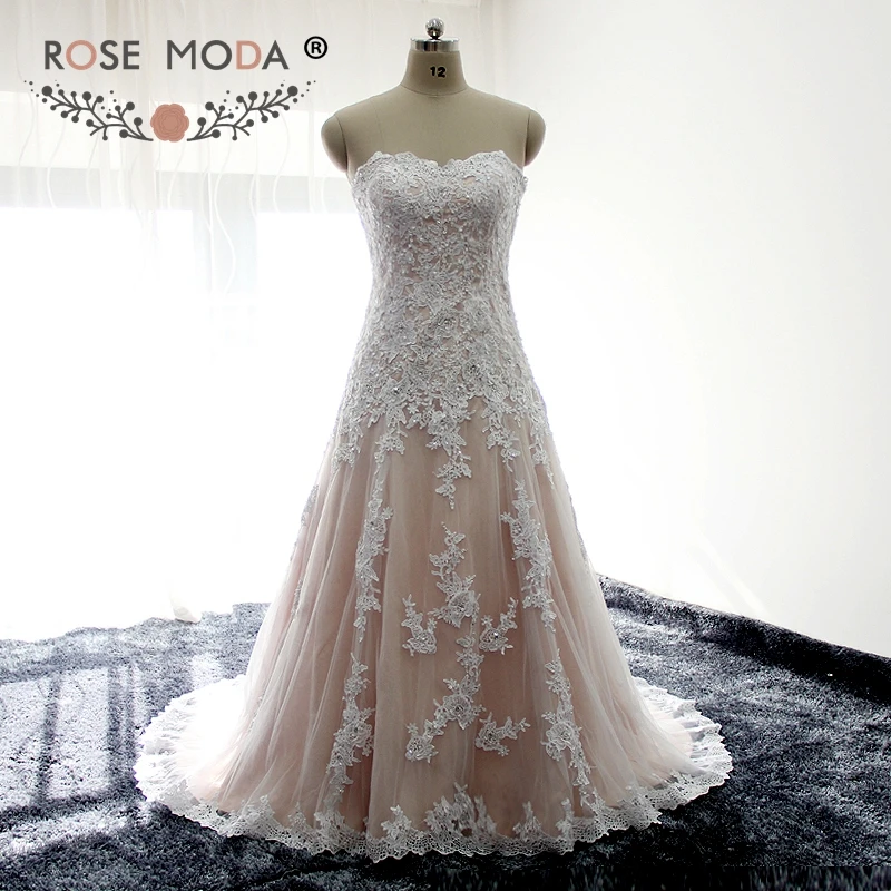 Rose Moda Strapless Trắng over Blush Được Trang Bị Ren A Line Wedding Dress Ren Lên Trở Lại