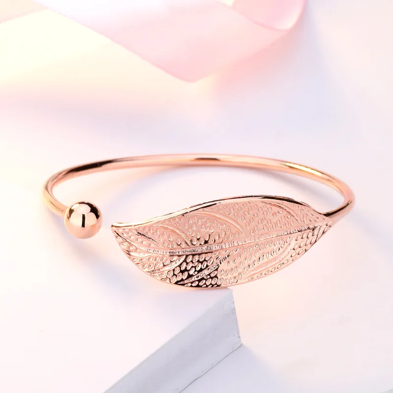 ZHOUYANG Bangles For Women Sweet Literary Elegant Fresh Leaf Shaped 4 Color Charm Open Bracelet Gift Fashion Jewelry KAH139