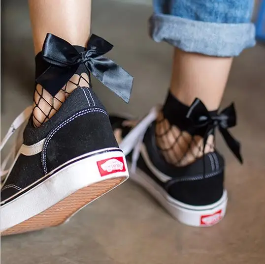BKLD Fashion 2024 New Women Sexy Black Mesh Short Ankle Socks Christmas Girls Fishnet Socks With Cute Bow Ladies Socks 6 Colors