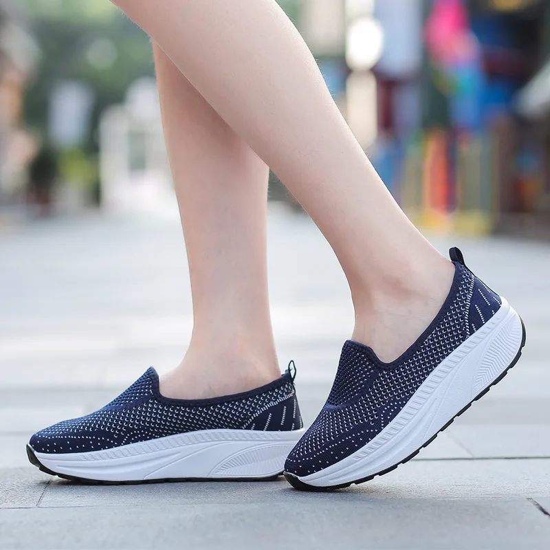 Walking Shoes Summer Flying Shakes Rocking Shoes Thick Bottom Shoes Breathable Hollowed Out Walking Shoes Woman Zapatos Hombre