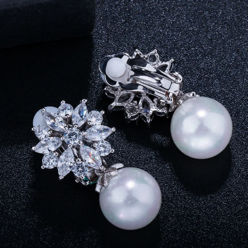 CWWZircons Designer CZ Crystal Flower Pearl No Hole Earrings for Women Fashion Jewelry Ear Clip On Non Pierced Earring CZ408