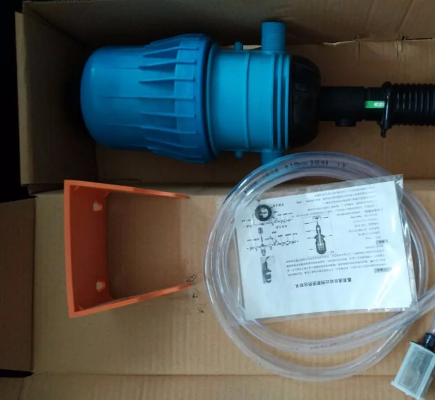 Pompa dosatrice alimentata ad acqua Mix Iniettore chimico Dispenser proporzionale Dosatore di liquido per lavaggio auto miscelatore bestiame Fertilizzante