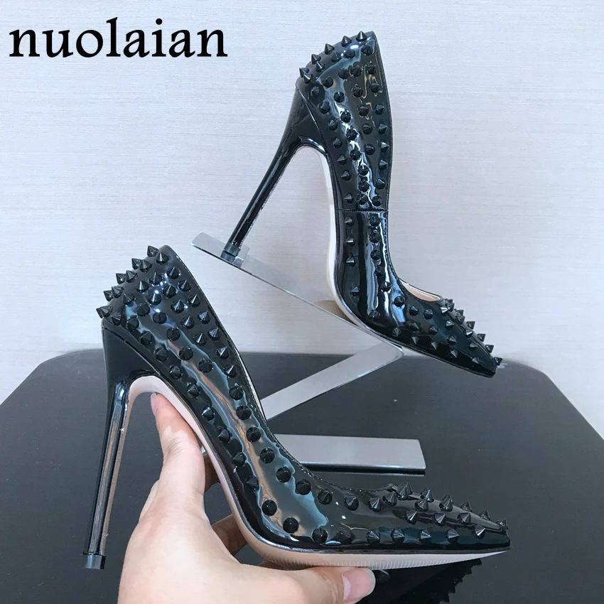 Zapatos de punta con remaches para mujer, calzado de tacón alto de charol, con plataforma, de fiesta, color negro