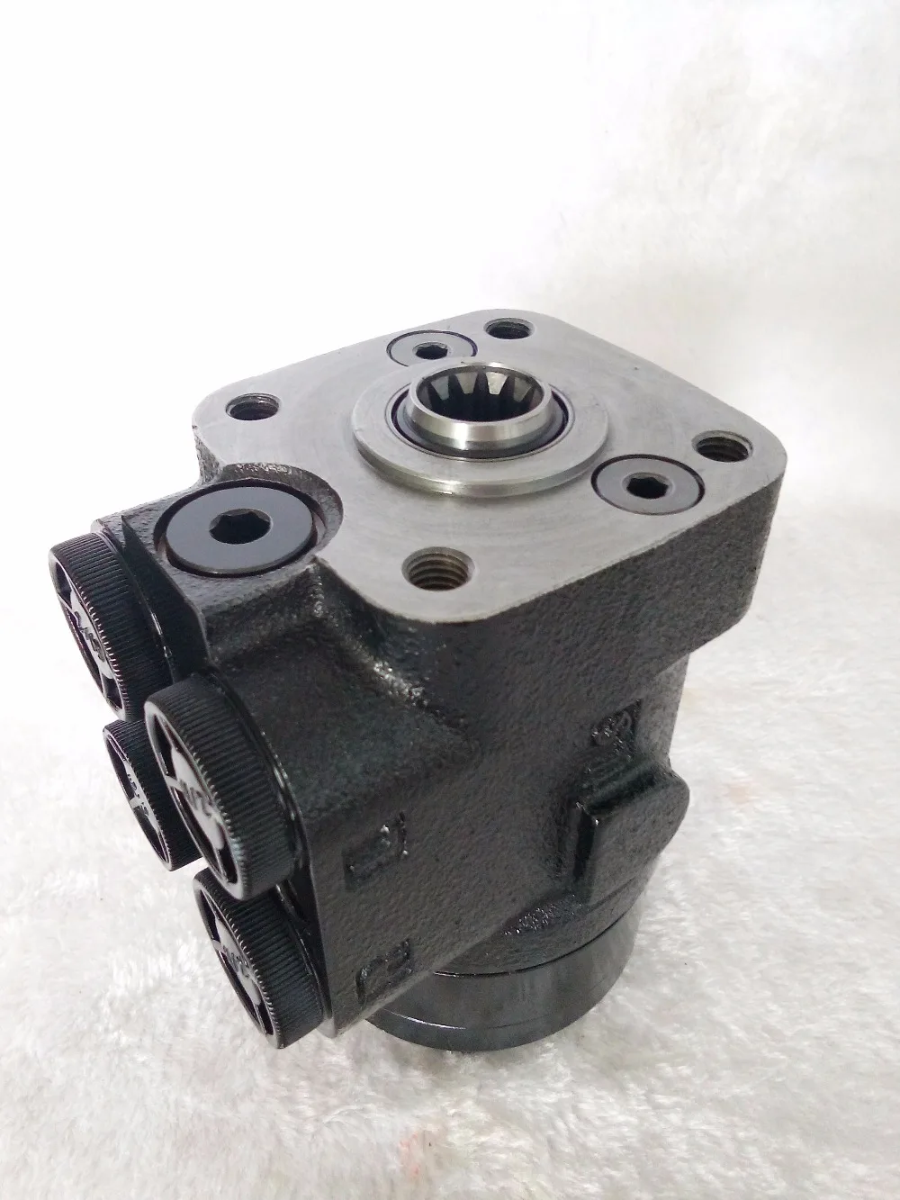 Orbital steering valve on Bulk carriers