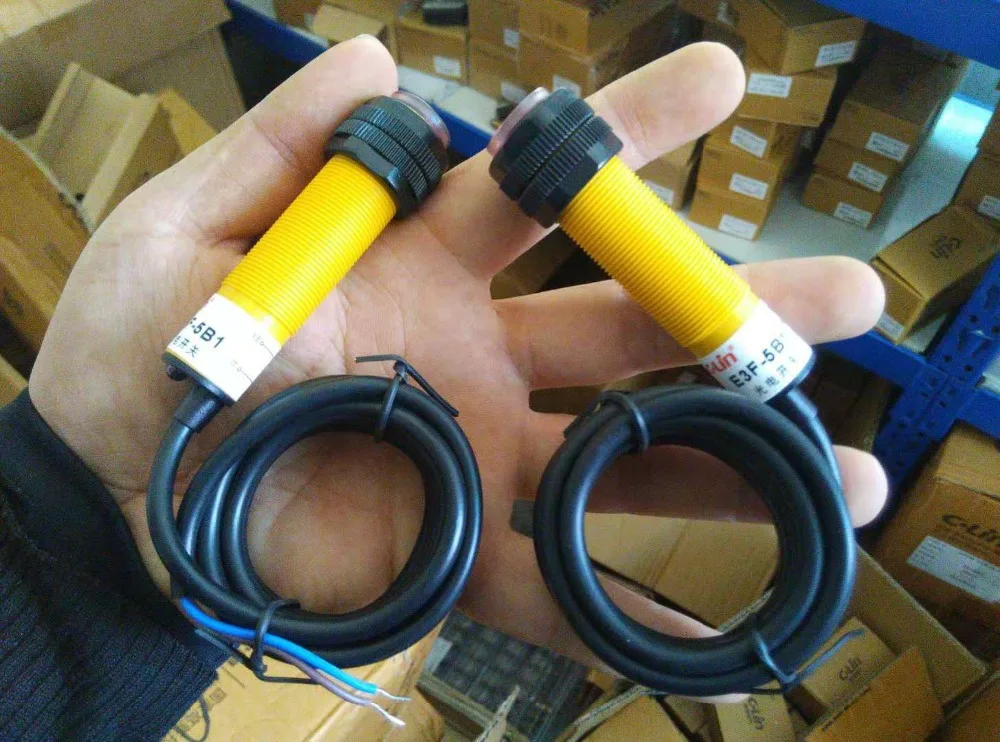 Brand new original authentic C-Lin E3F-5B1 DC three-wire PNP normally open through-beam photoelectric switch