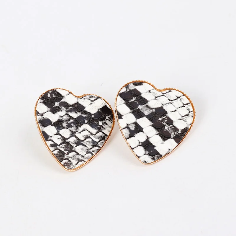 Heart Shape Exquist Abalone Shell Stud Earrings Rattan Weave Leopard Leather Stud Earrings For Women Fashion Jewelry