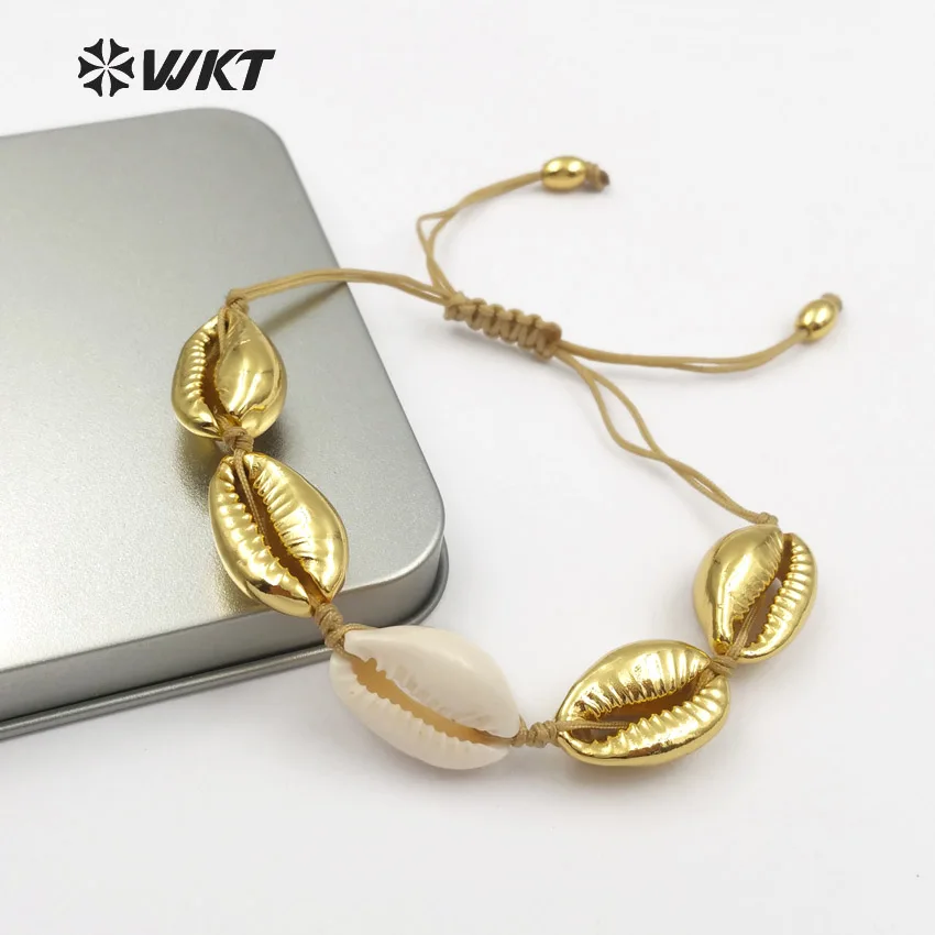 WT-B432 WKT Wholesale 5pcs Sea Side Jewelry White Cowrie Shell Bracelet With One Full Metallic Shell In Boho Style Female Gift