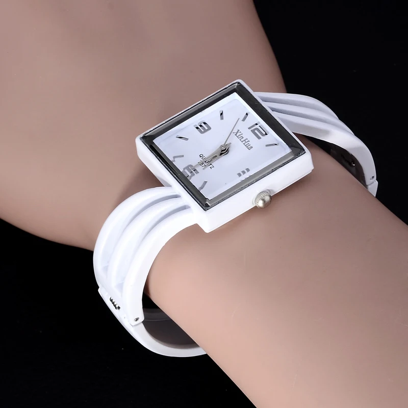 Elegant Xinhua Women Dress Watches Fashion Vintage Black White Bracelet Design Unique Watch for Girls Ladies Atmos Clock Female