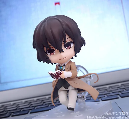 NOVO quente 10cm Bungo Stray Dogs Stray Dogs Dazai Osamu 657 Ação figura brinquedos coleção boneca de presente de Natal com caixa