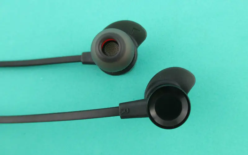 2Pairs Silicone Earphone ear hooks plugs earhook earplug for In-Ear Headphone Earphone Accessories Black/Clear Colors