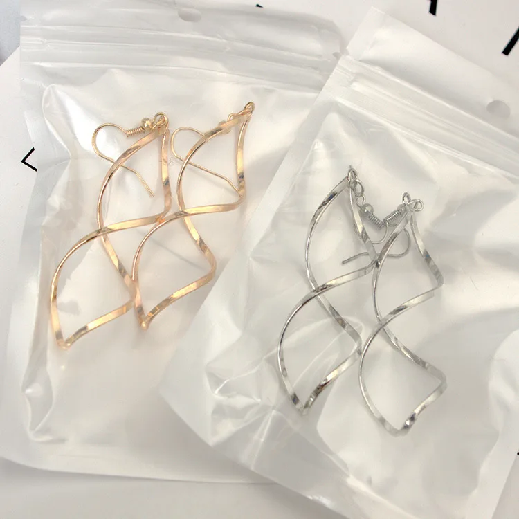 Cheap Marketing 2020 New Fashion Minimalist Spiral Curved Earrings New Design Wave Earrings Wholesale Female Curve Female Gift