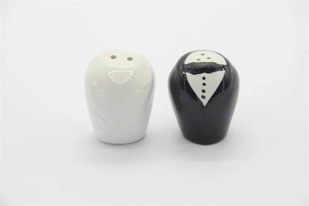 Home Portable 2Pcs Wedding Party Festival Favor Gift Ceramic Bride Groom Spice Shaker Salt Pepper Parade Seasoning Shaker Set