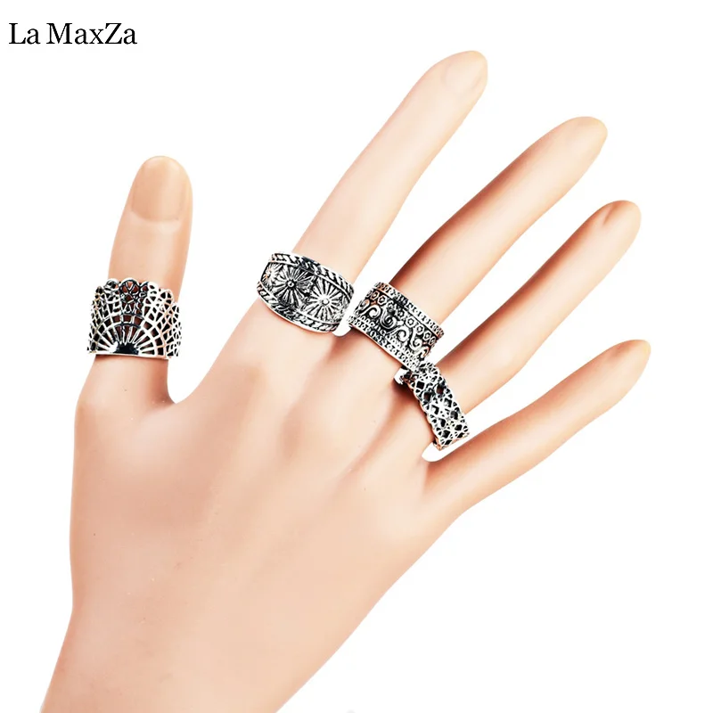 La MaxZa Retro Openwork Carved Ring Bohemian Ring Set Vintage punk Black-goldBlack-silver Rings For Women 4 Pcs/Set Jewelry Gift