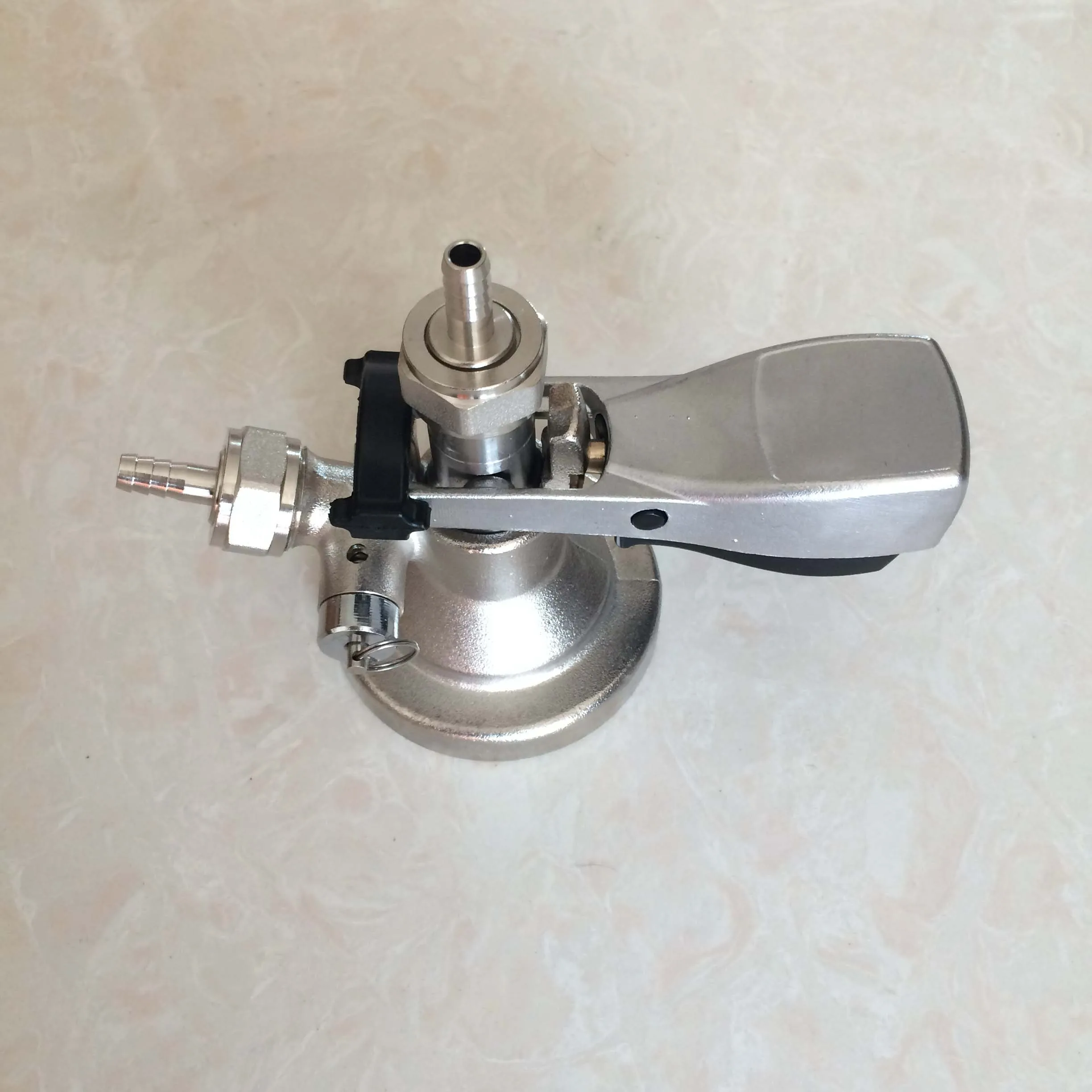 

G type keg coupler,keg head with pressure relief ,brass body ,stainless steel probe,5/8G'