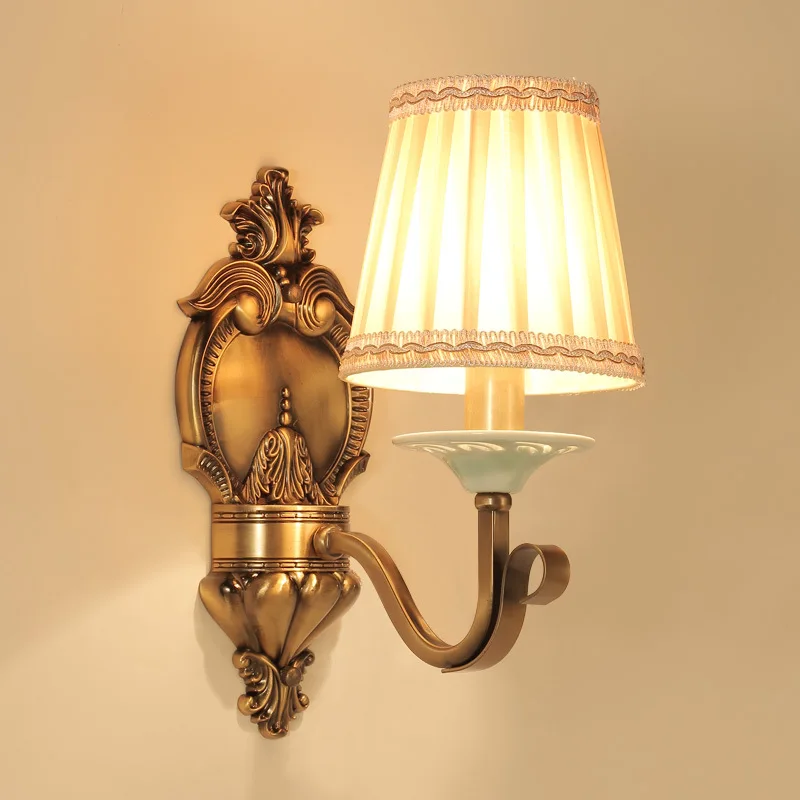 

European retro villa wall lamp living room background wall American French style antique staircase ceramic bedroom bedside lamp