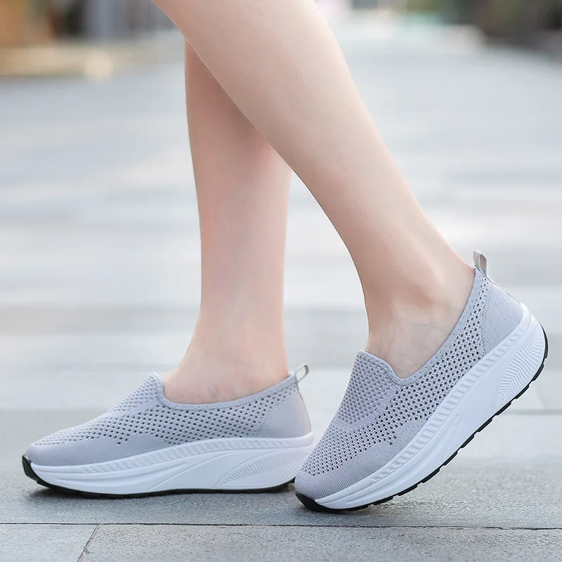 Walking Shoes Summer Flying Shakes Rocking Shoes Thick Bottom Shoes Breathable Hollowed Out Walking Shoes Woman Zapatos Hombre