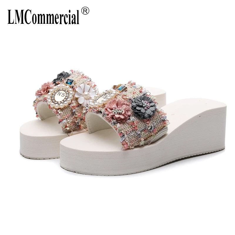 

One-word flip-flops summer muffin thick-soled anti-skid tour new beach rising slope beach slippers luxury shoes women designers