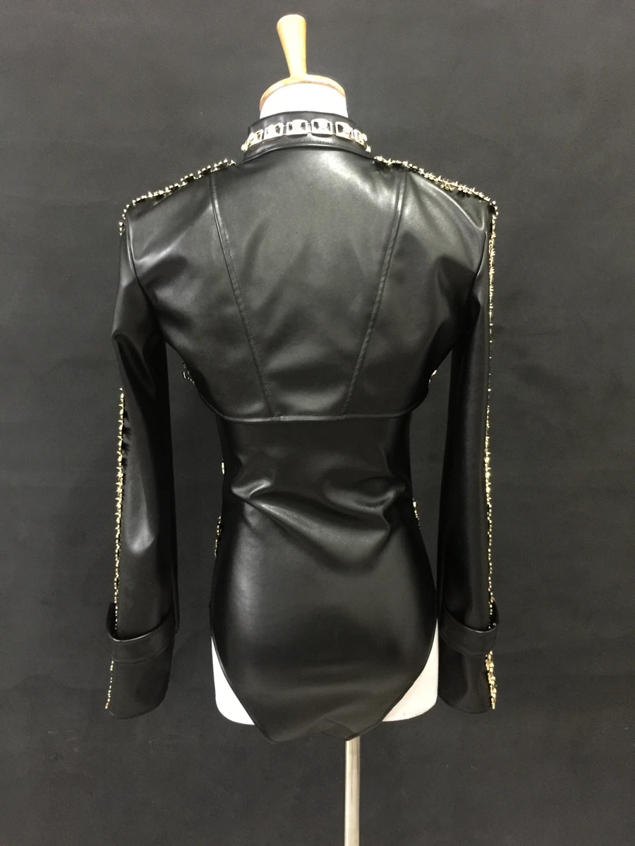 หนังสีดําสูงแยกบอดี้สูทคริสตัล Rivet เสื้อแจ็คเก็ตสั้นผู้หญิงนักเต้นนักร้องแจ๊สชุดเต้นรําบาร์ไนท์คลับเครื่องแต่งกาย