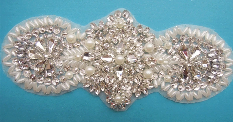 (30pcs) Wholesale hand beaded sewing crystal rhinestone pearl applique patch iron on for dresses WDD0205