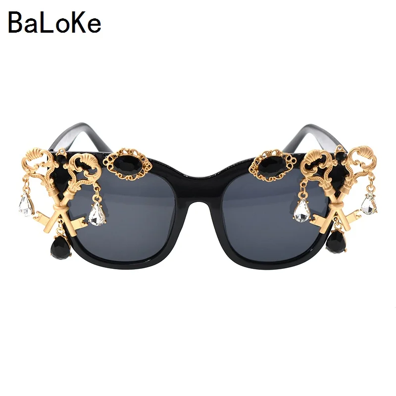 

Baroque Retro Sunglasses Women Hand Made Fashion Insect Sandy Beach Sunglass Ladies Summer Outdoor Oversize Sunglass