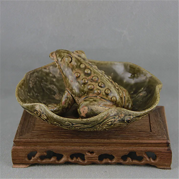 

Antique QingDynaty Hand-made Porcelain,Yue Kiln carved frog lotus toad wash,hand-painted crafts,best Home Decorations&Collection