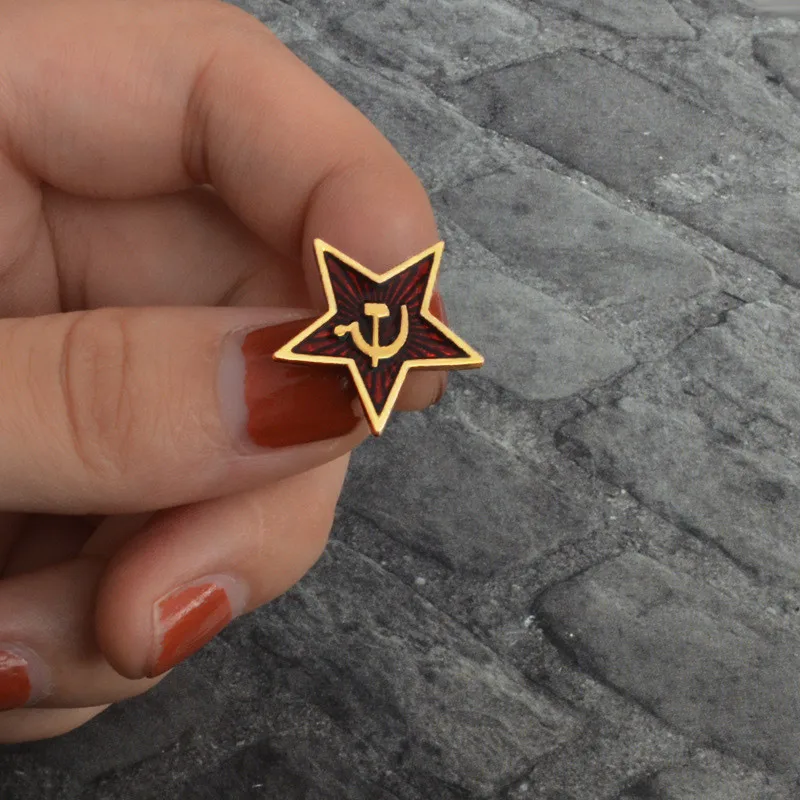 1pc Retro USSR symbol enamel pin Red Star Sickle Hammer Cold War Soviet CCCP Brooch Gift icon Badge lapel pin for coat cap