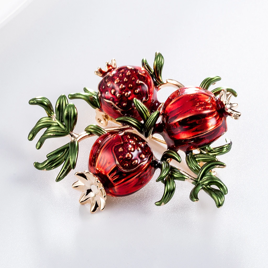 Trendy Enamel Fruit Shape Red Pomegranate Brooch for Women Green Leaf Cherry Brooches Suit Lapel Pin Clothing Scarf Badges
