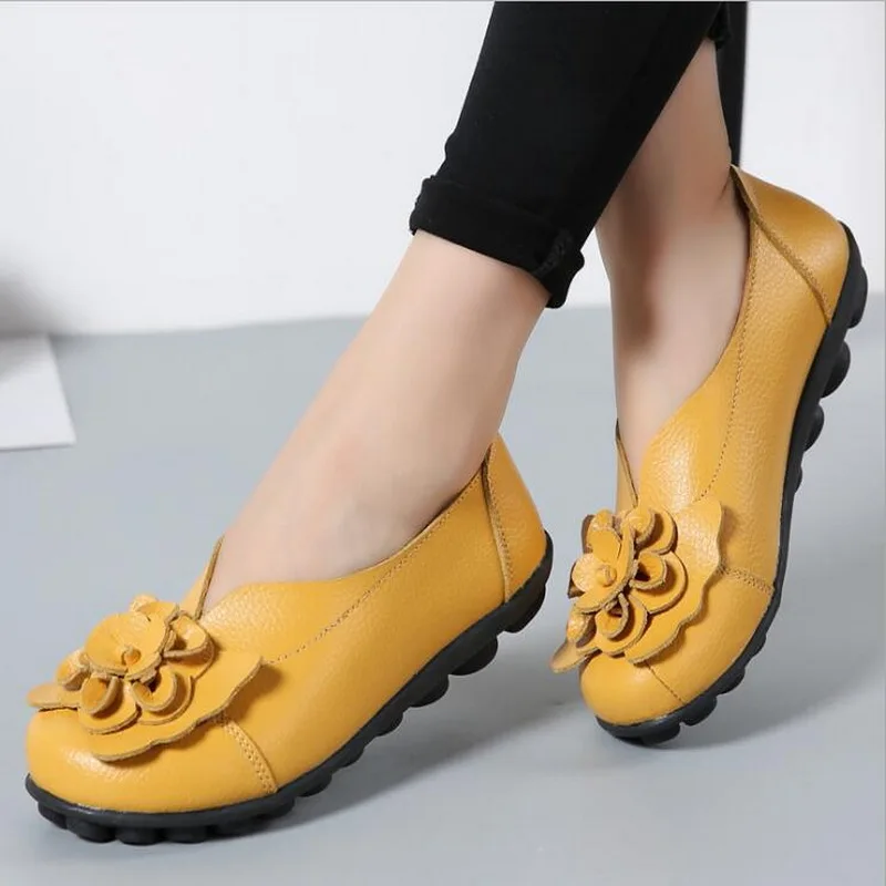 

2023 HOT sell Spring Genuine Leather flower mom fashion shoes comfortable doudou womens shoes four seasons flat shoes size 35-44