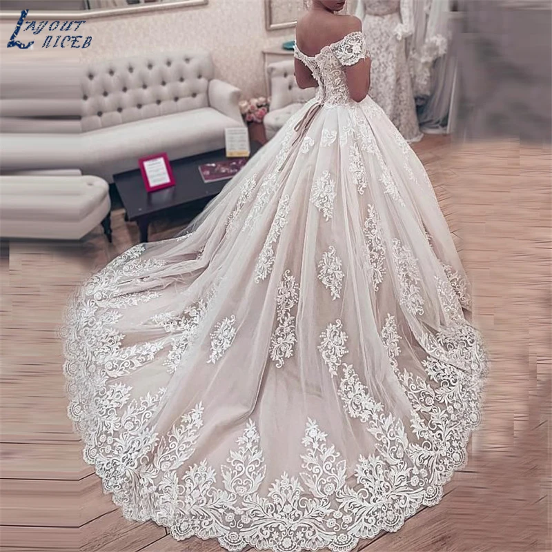 Layout Niceb Prinzessin Ballkleid Brautkleider Frauen Vestido Noiva von der Schulter Robe de Mariee Spitze Applikationen Braut rücken frei Prinzessin-Ball-Kleid Hochzeitskleid für Frauen Vestido Noiva über die Schulter