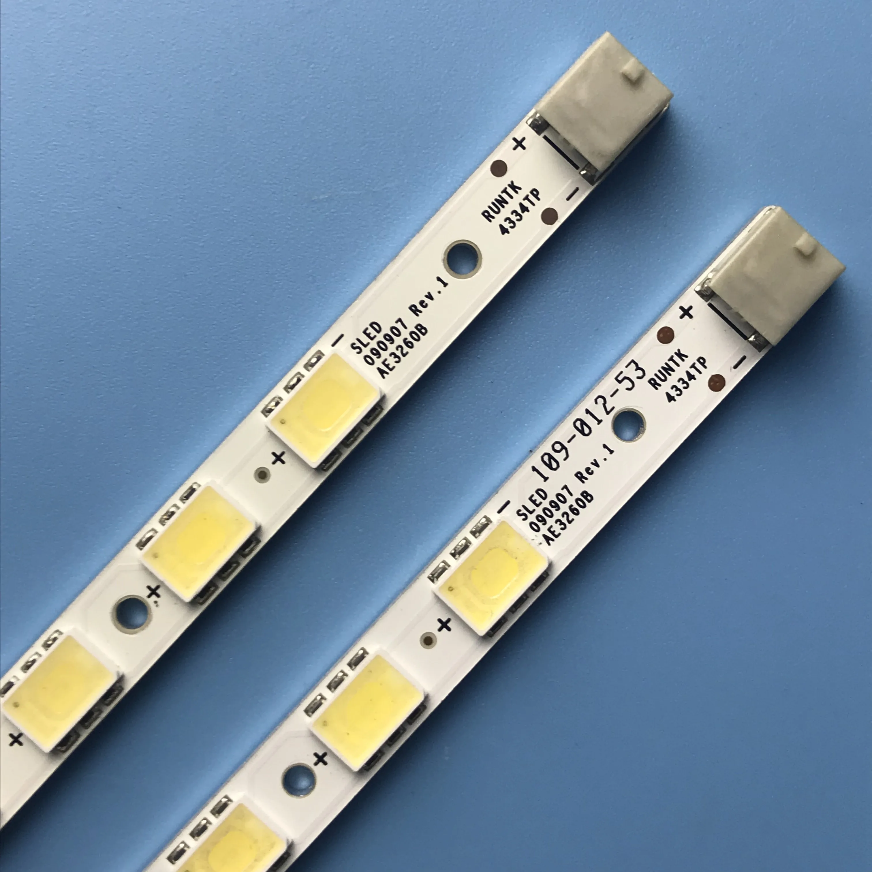 LED Backlight strip 33 Lamp For 32" TV RUNTK 4334TP LK315D3LA4 090907 AE3260B