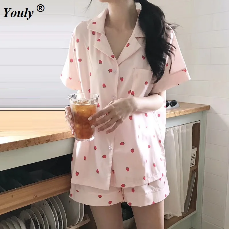 

Strawberry Pink Printed Pajamas Set Women 2021 Summer Cute Turn Down Collar Blouse Tops And Hot Shorts Pajama Set Sleepwear