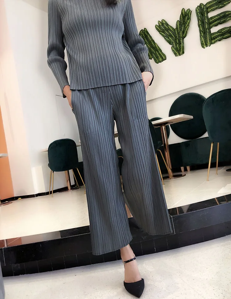 

HOT SELLING Miyake Fashion fold twill long sleeve turtleneck T-shirt + straight leg pants soild two-piece outfit IN STOCK