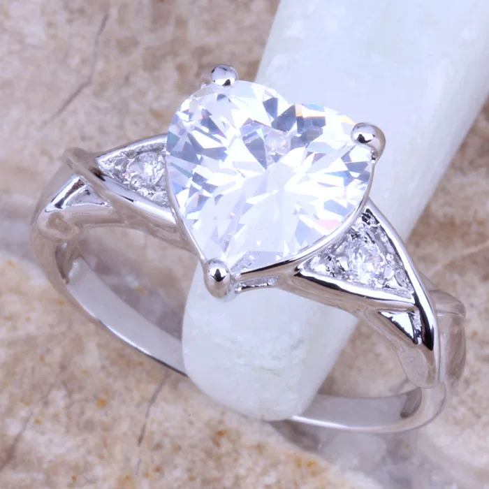 Magnificent White CZ Silver Plated  Women's Jewelry Ring Size 6 / 7 / 8 / 9 R0474