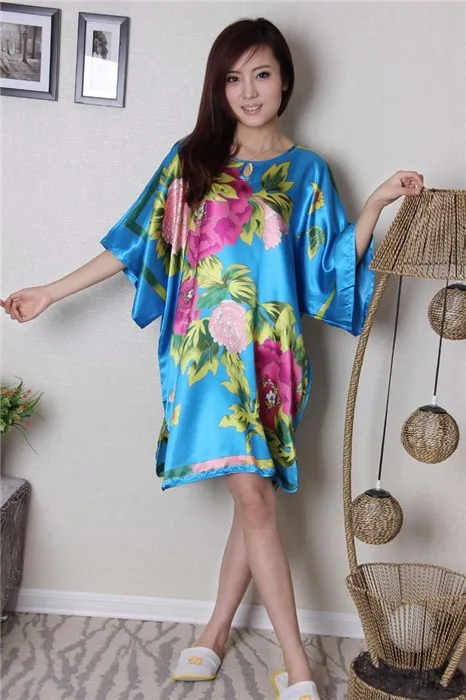 Hot Sale White Ladies Robe Summer Pajamas Chinese Women Rayon Sleepwear Kimono Bath Gown Nightgown Kaftan Yukata One Size M02