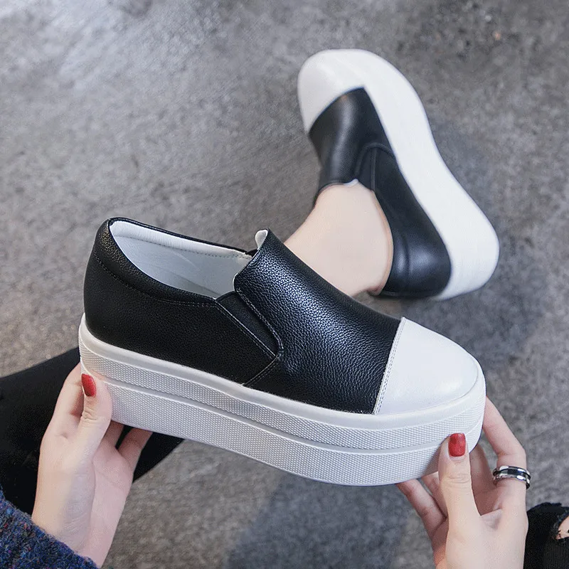 Women\'s Flats 2019 Spring Autumn Genuine Leather Shoes Woman Slip On Shoes Casual Thick Sole White/Black Platform Sneakers