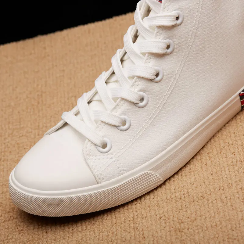 England Style High Quality Solid White and Black Men High Top Sneakers Spring and Autumn Male Flat Sneakers Casual Shoes