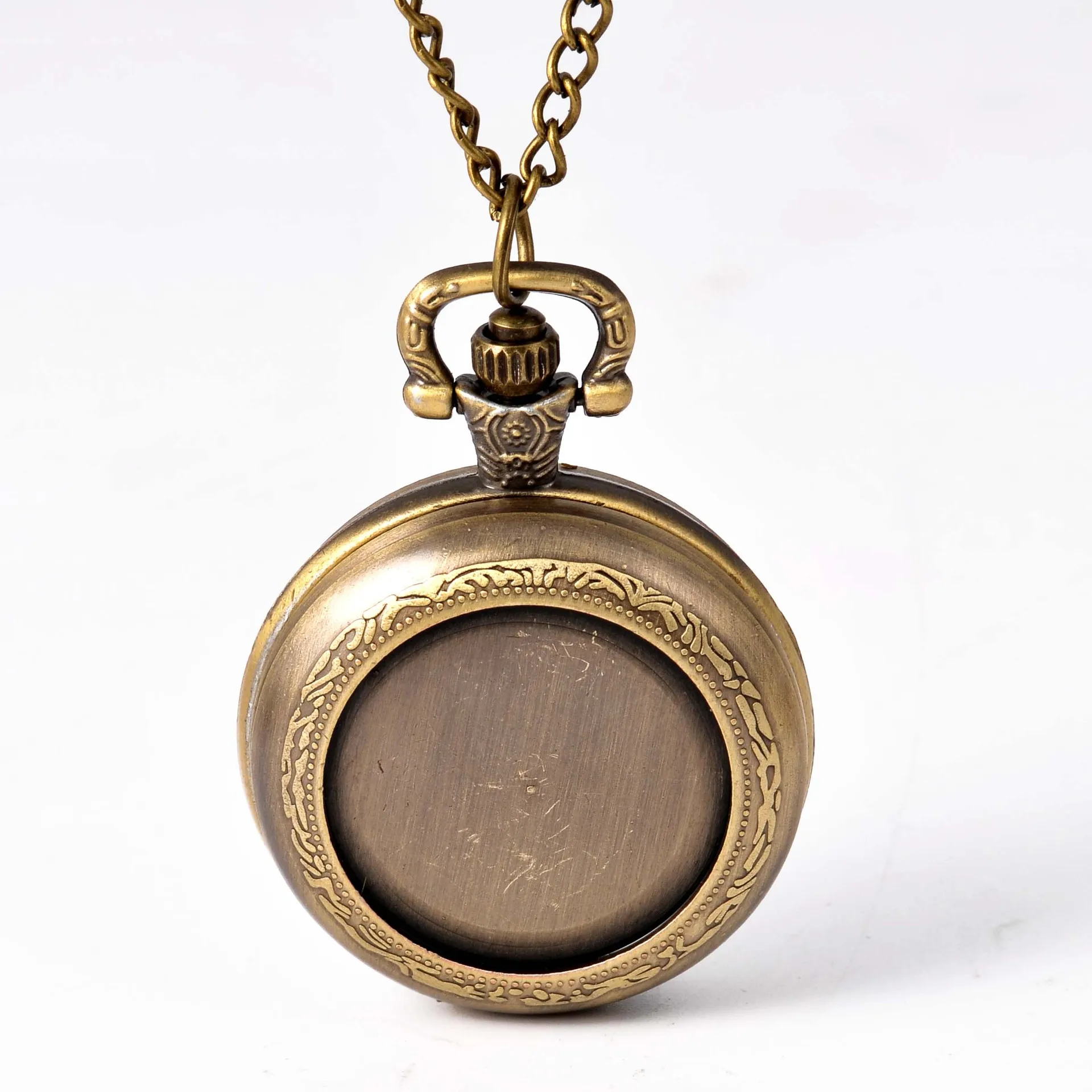 6052   Pocket Watch In Medium Brass Groove Wholesale Antique Fashion High Quality Cartoon Alloy  Pocket Watch Creative Gifts