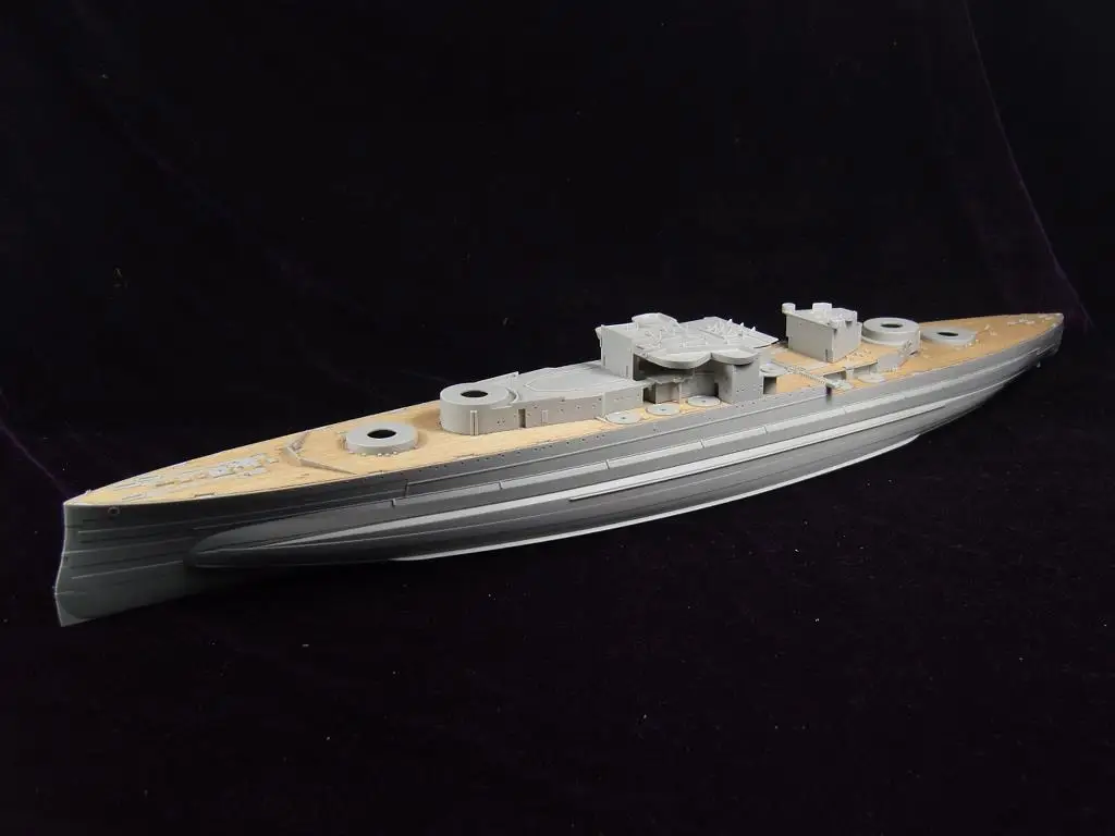 

ARTWOX 05324 queen battleship Trumpeter 1943 deck AW10055 wooden