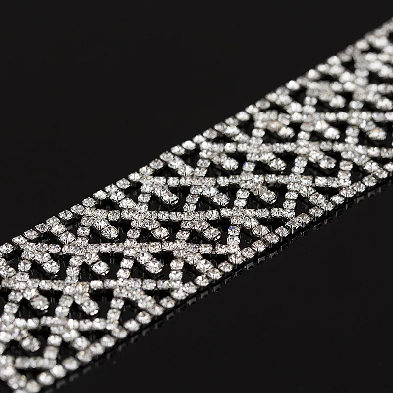 YFJEWE Wedding Bracelets & Bangles Silver Plated rhinestone Chain Luxury Austrian Crystal Bracelet Women Classic Jewelry B055